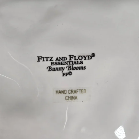 Fitz and Floyd Essentials Bunny Blooms Vintage Plate Easter Spring Floral 7 x 9" - Picture 2 of 4